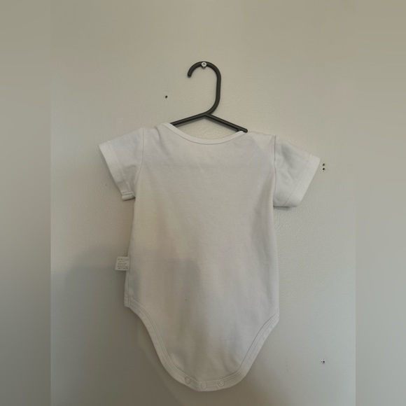 3-6 month Baby tennessee titans shirt - Picture 2 of 3